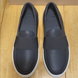 AUTH NIB UGG CHAYZE LEATHER SLIP